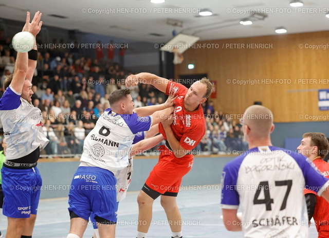 Handball Oberliga Derby | 11.10.2025 Handball Saison 2025 2026 Oberliga TuS Griesheim - TSV Pfungstadt (33:24) Till Buschmann (11 Pfungstadt) Ben Feldmann (8 Pfungstadt) Jonas Ahrensmeier (9 Griesheim) (Foto: Peter Henrich) - Realisiert mit Pictrs.com
