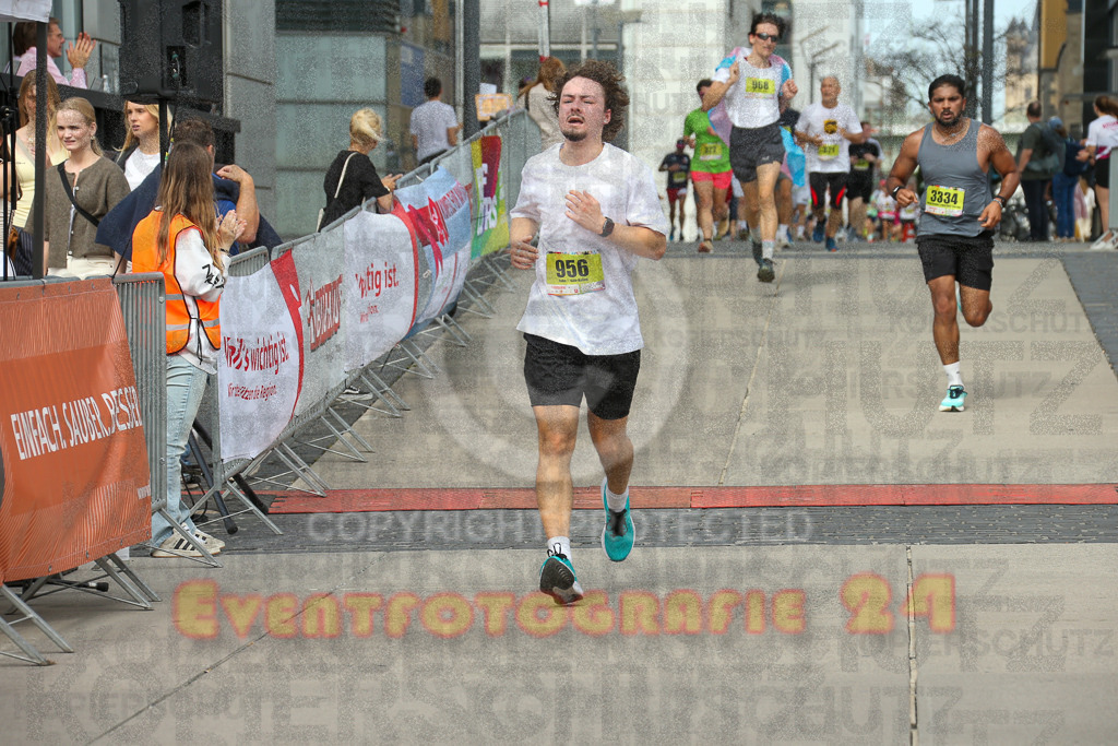 250920_1326_EX1_4501 | Sportfotografie im Rhein-Sieg Kreis, Köln, Bonn, NRW, Rheinland Pfalz, Hessen, etc. Unser Tätigkeitsfeld umfasst den Laufsport vom Volkslauf über den Marathon, Duathlon, Triathon bis zum Ultralauf wie Kölnpfad Ultra oder Schindertrail.