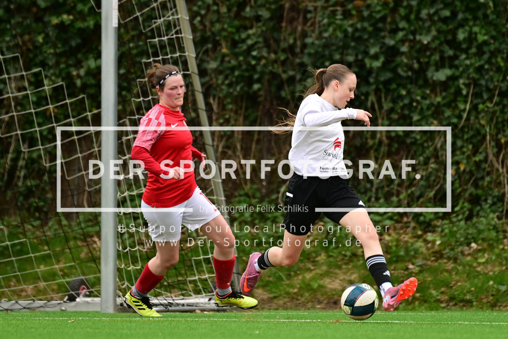 Fußball I Frauen I Saison 2025-2026 I Bezirksliga I 21. Spieltag I Harburger TB - Rahlstedter SC I 166204 | Der Sportfotograf. - Realisiert mit Pictrs.com
