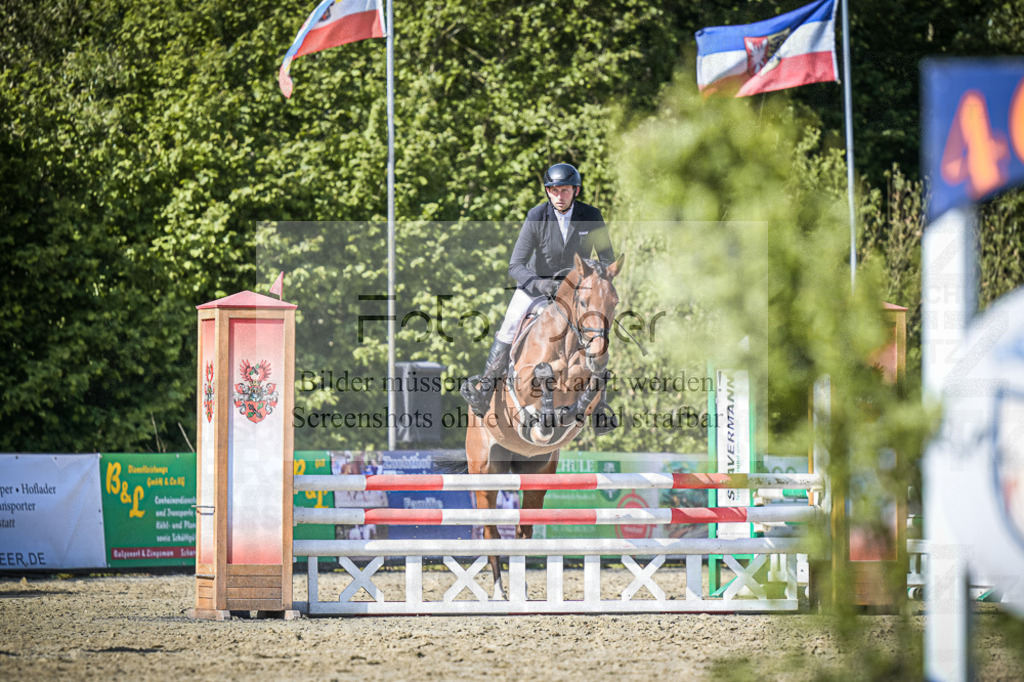 DOS_8738 | Entdecke hochwertige Reitturnierfotos von Foto Oger. Professionell, emotional und authentisch – jetzt Lieblingsmomente im Shop bestellen.Deutschlandweite Turnierfotografie. - Realisiert mit Pictrs.com