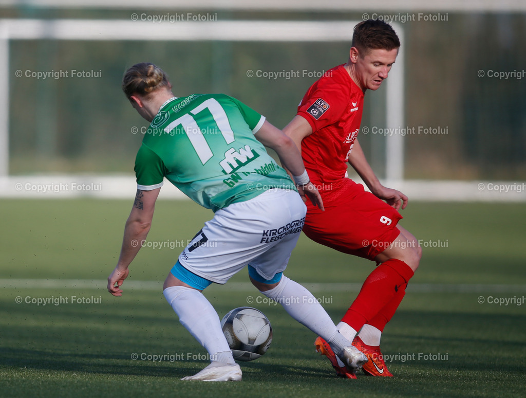 A_LUI_02032024_33 | SPORT,FUSSBALL LT1 OOE LIGA ASKOE OEDT-SV HAIDLMAIR GRUEN WEISS MICHELDORF 02.03.2024 IM BILD: ALEXANDER PETER (OEDT) UND LUCA DAVID FAELTEN (MICHELDORF) FOTO:FOTOLUI