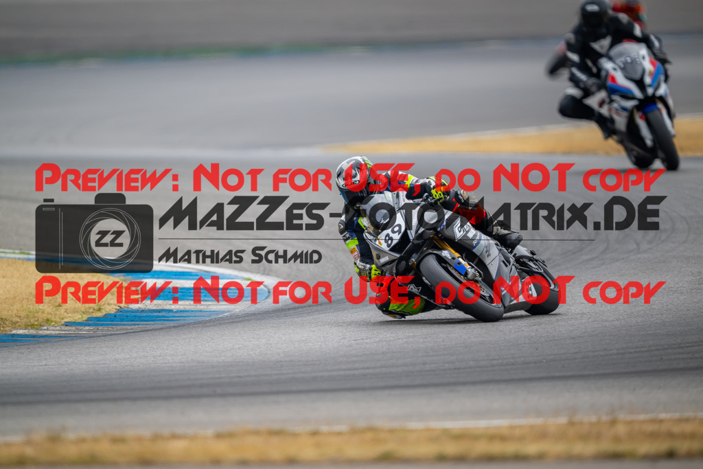 MaZZes-Fotomatrix-20260809-577793 | R1