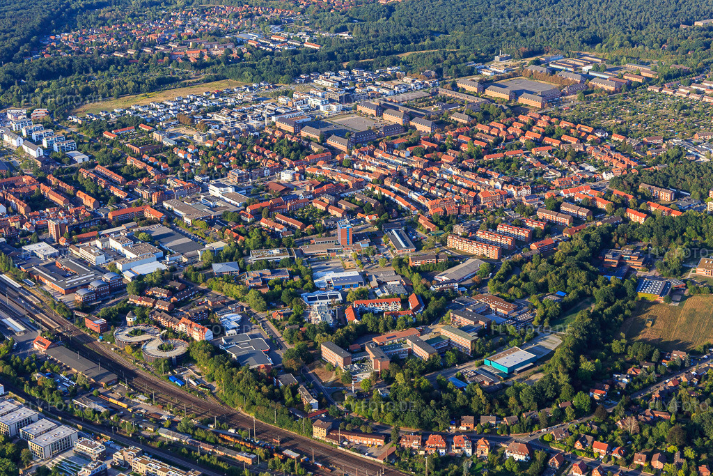 Luftbild: Bleckeder und Dahlenburger Landstraße in Lüneburg im Bundesland Niedersachsen in Deutschland. Foto: IMG_110692.jpg vom 22.08.2018 durch Werner Riehm/FLY-FOTO.de