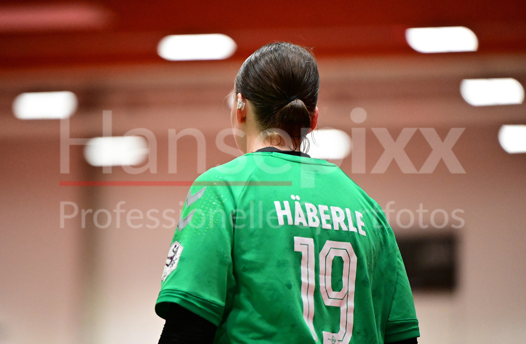 Handball, 2. Bundesliga Frauen, SV Werder Bremen - HSG Bad Wildungen Vipers | v.li.: Mathilda Häberle (SV Werder Bremen, 19) Portrait, Nahaufnahme, Einzelfoto, Einzelbild