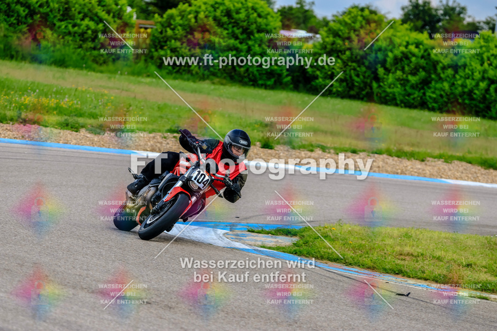 MotoTeam-9078 | Hier findet Ihr Bilder von Touristenfahrten auf der Nürburgring Nordschleife oder von anderen Veranstaltungen die ich besucht habe. Viel Spass beim Durch Schauen 