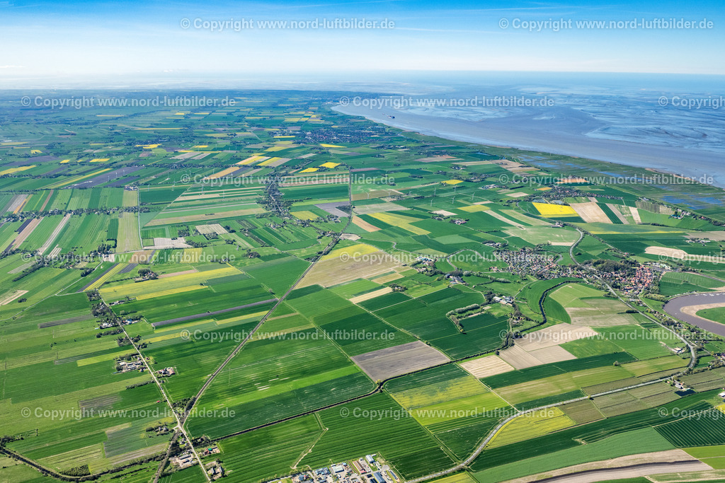 Cadenberge_bis_Otterndorf_ELS_1186300423 | CADENBERGE 30.04.2023 Strukturen auf landwirtschaftlichen Feldern in Cadenberge im Bundesland Niedersachsen, Deutschland. // Structures on agricultural fields in Cadenberge in the state Lower Saxony, Germany. Foto: Martin Elsen