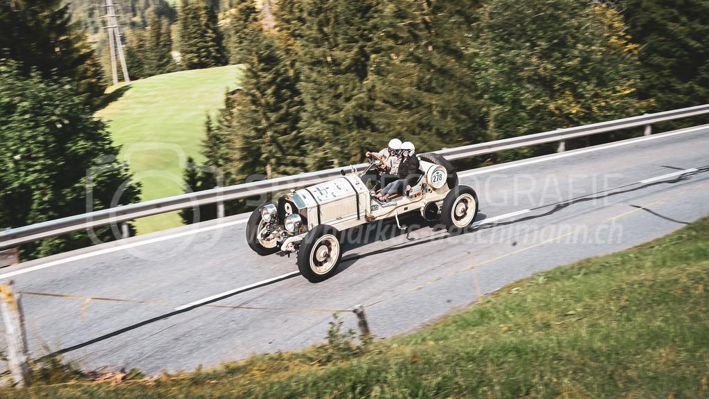 19. Arosa ClassicCar 2023 - 2. September 2023 | 19. Arosa ClassicCar 2023
Arosa, Schweiz
Schawalder Ruedi aus Rorschacherberg mit der Startnummer 278 in einem La France Typ 12, Jahrgang 1917, in der Klasse Classic Trophy.
@arosaclassiccar, @arosa.official, #arosaclassiccar, #arosa, #76curves, #classiccar
Bild: Sportfotografie Markus Aeschimann | www.markus-aeschimann.ch - Realisiert mit Pictrs.com