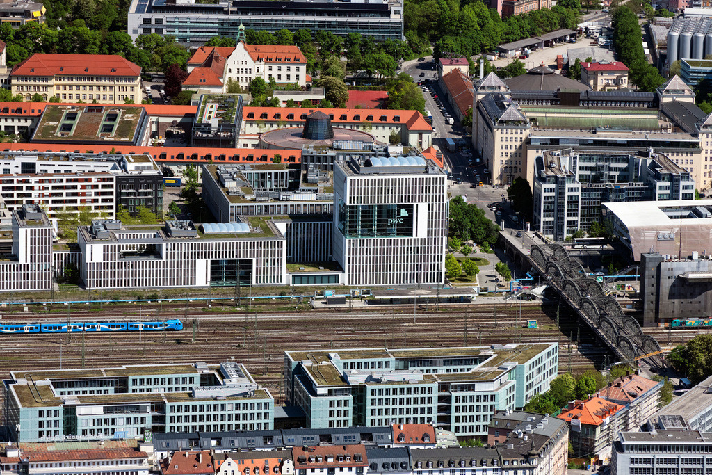 dr__0064195.jpg | MüNCHEN 29.04.2025 Wohn- und Geschäftshaus Viertel " Skygarden " am Arnulfpark an der Bernhard-Wicki-Straße im Ortsteil Maxvorstadt in München im Bundesland Bayern, Deutschland. Weiterführende Informationen bei: CA Immo Deutschland GmbH,  Hadi Teherani Architects GmbH,  OFB Projektentwicklung GmbH,  PWC PricewaterhouseCoopers GmbH,  Ranner Projektmanagement GmbH. // Residential and commercial building district " Skygarden " on Arnulfpark on street Bernhard-Wicki-Strasse in the district Maxvorstadt in Munich in the state Bavaria, Germany. Further information at: CA Immo Deutschland GmbH,  Hadi Teherani Architects GmbH,  OFB Projektentwicklung GmbH,  PWC PricewaterhouseCoopers GmbH,  Ranner Projektmanagement GmbH. Foto: Daniel Reiter