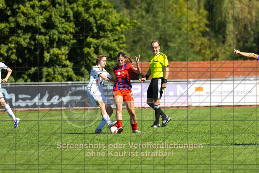 20260906_114429_0011_(c)_by_PhotoPeet | #,1.FC Donzdorf (weiß) vs. 1.FC Heidenheim 1846 (rot), Fußball, Frauen-Verbandspokal Gruppe 2, 2. Runde, Saison 2026/2027, Rasenplatz Lautertal Stadion, Süßener Straße 16, 73072 Donzdorf, 06.09.2026 - 11:00 Uhr,Foto: PhotoPeet / Sport- &amp; Eventfotografie / Peter Harich