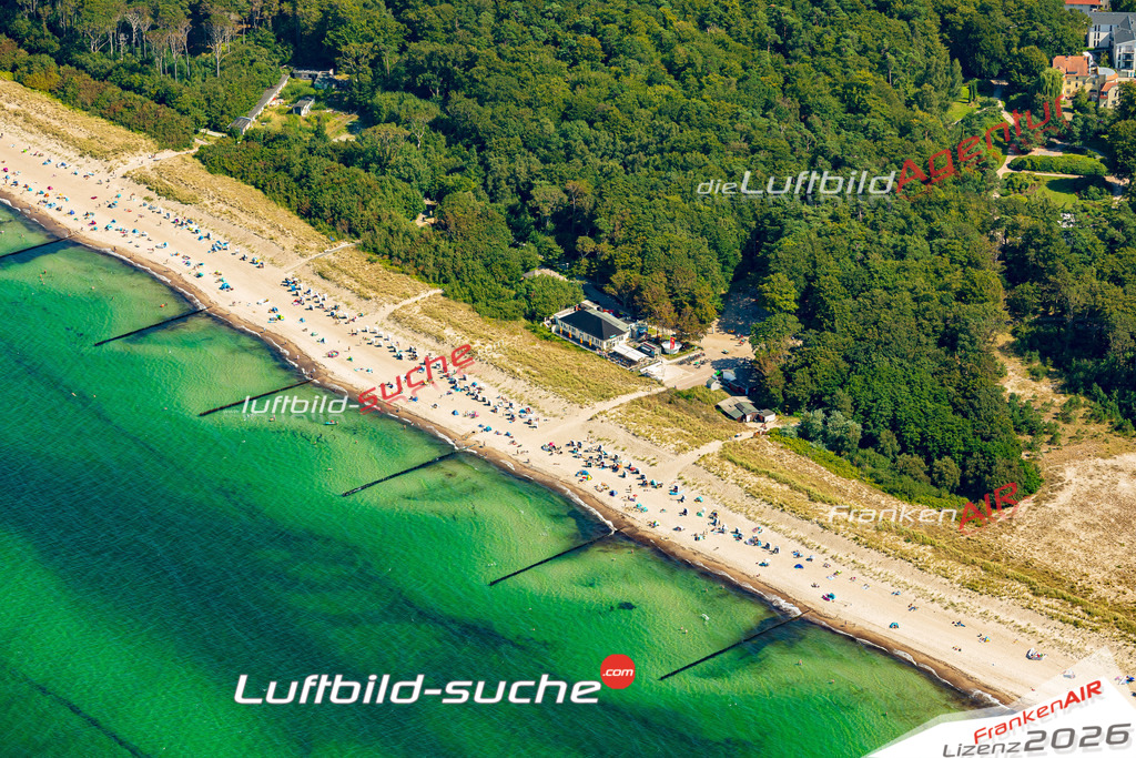Klassische Luftaufnahme ohne Drohne zeigt:Strand Ufer bei Graal-Müritz - Die Luftbildaufnahme wurde 2025 vom UL-Flugzeug heraus erstellt ( keine Drohnenaufnahme ) - Hochauflösende Luftaufnahme -Nicht vergleichbar mit Google Maps oder Satelittenbilder- Die Geschenkidee !Mit Lizenz und Bildrechte bestellbar