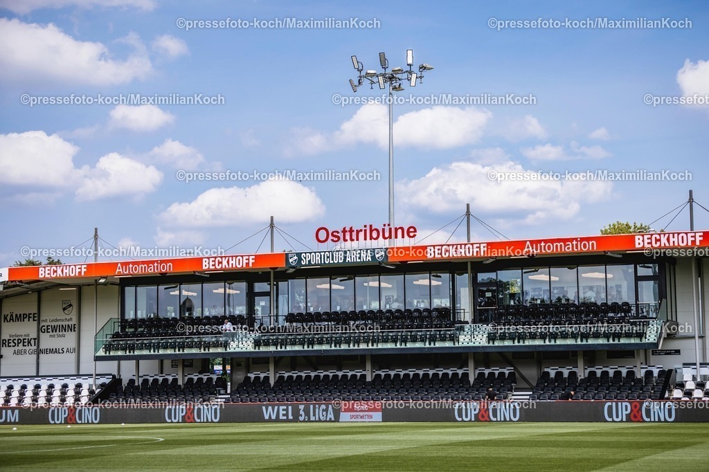 xkwix09082502002 | 09.08.2025, xkwix, Fußball, Liga 3, SC Verl - SV Wehen Wiesbaden, Sportclub Arena: Osttribüne Feature Tribüne Innenansicht Spielstätte Übersicht Übersichtsbild 
