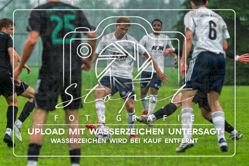 Final Kreispokal HK - Germania Walsrode vs. TSV Wietzendorf | Oskar Maxim Lenz (Germania Walsrode #21); Finale Kreispokal HK - Germania Walsrode vs. TSV Wietzendorf am 07.06.2026 in Sportplatz Alter Schulweg, Schülern - Realisiert mit Pictrs.com