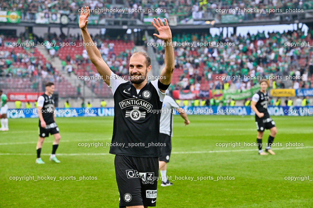 SK Puntigamer Sturm vs. SK Rapid Wien Siegerehrung, Impressionen | #4 Jon Gorenc Stankovic SK Sturm, SK Puntigamer Sturm vs. SK Rapid Wien Siegerehrung, Impressionen, SK Puntigamer Sturm vs. SK Rapid Wien Siegerehrung, Impressionen am 01.05.2024 in Klagenfurt (Wörthersee Stadion ), Austria, (Photo by Bernd Stefan)
