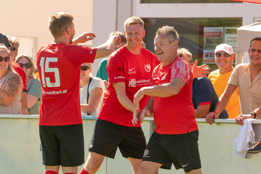 Spiel-0302_Legenden ASK-RAPID | Fotodoku 80 Jahre ASK-Loosdorf: Legendenmatch ASK-Loosdorf - Rapid WIENSponsoren, Mannschaften, Begrüßung, Interviews, das Spiel, Besucher, Fans, Stimmung.