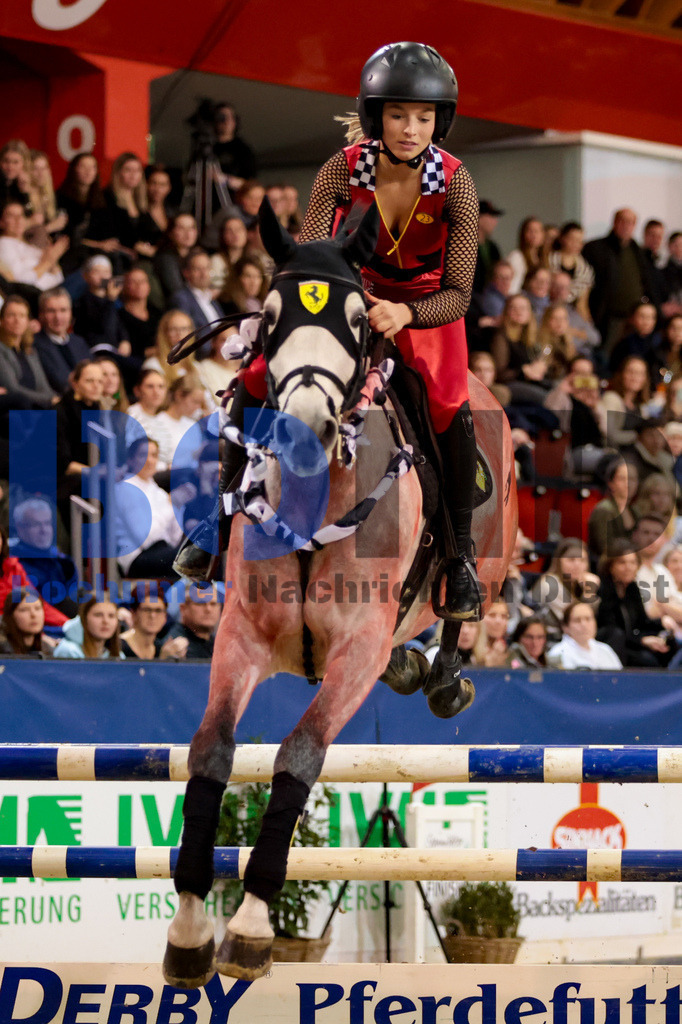 Agravis Cup 2024 - Kostuemspringen {date} -  | {headline}



(Foto: Sebastian Sendlak / BOND)

 - Realisiert mit Pictrs.com