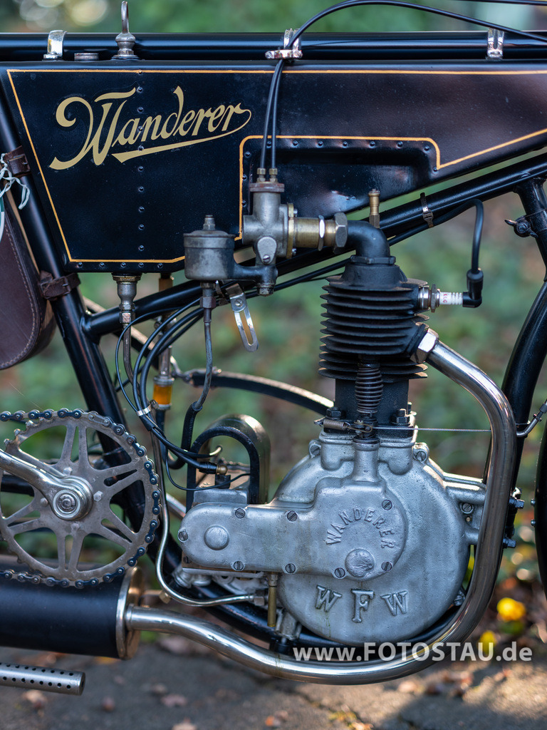 20251018-00068 | Syke Barrien 2025 Oldtimer Treffen - Realisiert mit Pictrs.com