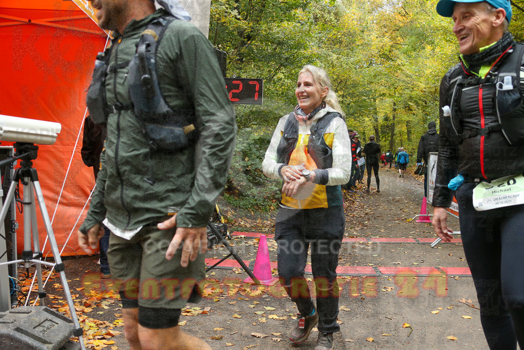 251026_1343_EX1_3916 | Sportfotografie im Rhein-Sieg Kreis, Köln, Bonn, NRW, Rheinland Pfalz, Hessen, etc. Unser Tätigkeitsfeld umfasst den Laufsport vom Volkslauf über den Marathon, Duathlon, Triathon bis zum Ultralauf wie Kölnpfad Ultra oder Schindertrail.