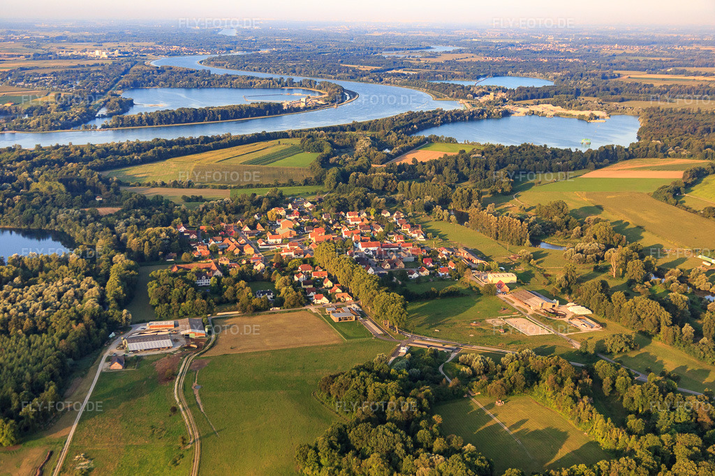 Luftbild: Ortsansicht aus Norden in Fort-Louis im Bundesland Bas-Rhin in Frankreich.Foto: IMG_093094.jpg vom 16.08.2016 durch Werner Riehm/FLY-FOTO.deAuflösung des Originals: 5472 x 3648 px