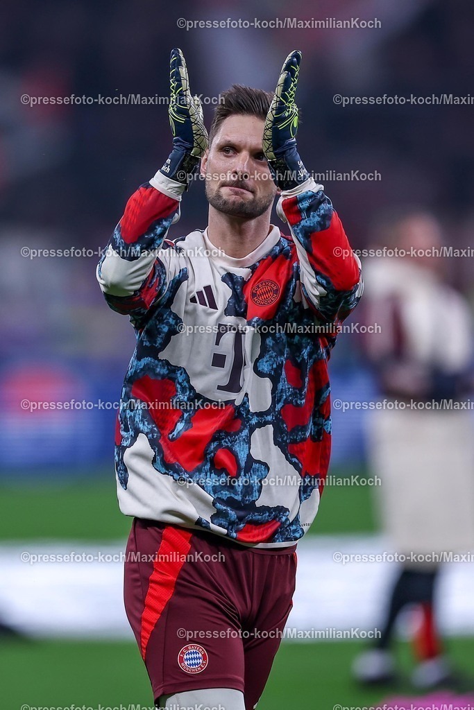 UCL11032501077 | 11.03.2025, Fußball, UEFA Champions League, Bayer 04 Leverkusen - FC Bayern München, Achtelfinale Rückspiel, BayArena, Saison 2024 2025: Torwart Sven Ulreich (FC Bayern #26)DFB regulations prohibit any use of photographs as image sequences and or quasi-video.