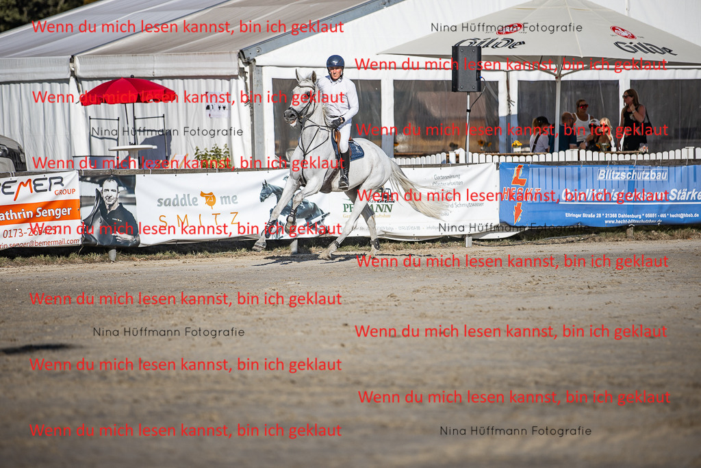 BK1A8608 | Turnierbilder Turnierfotos Nina Hüffmann Turnierfotografie Pferdefotografie Tierzeichnung Haustierzeichnung Pferdezeichnung Hundezeichnung Videograf  - Realisiert mit Pictrs.com