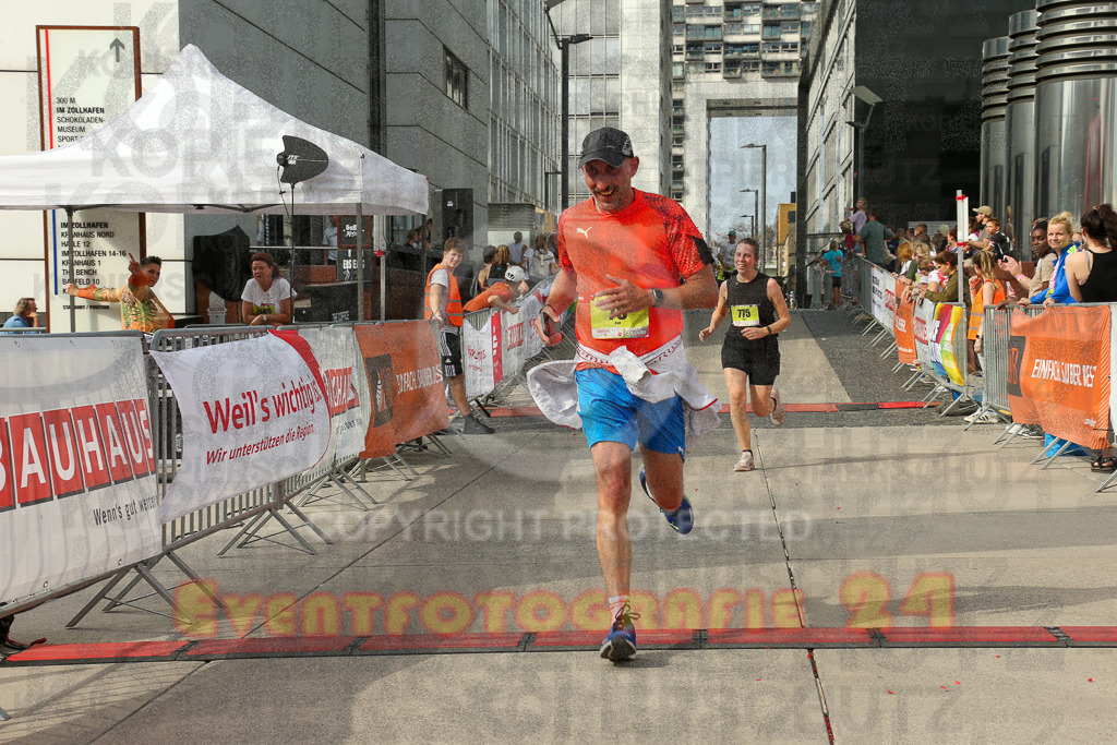 250920_1527_EX1_9460 | Sportfotografie im Rhein-Sieg Kreis, Köln, Bonn, NRW, Rheinland Pfalz, Hessen, etc. Unser Tätigkeitsfeld umfasst den Laufsport vom Volkslauf über den Marathon, Duathlon, Triathon bis zum Ultralauf wie Kölnpfad Ultra oder Schindertrail.