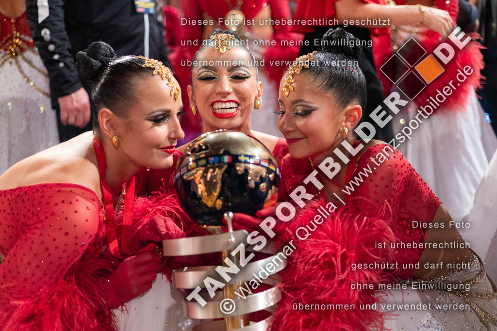 20251206-06202 | Hier finden Sie Tanz Bilder vom Latein und Standard Formationen tanzen. Sportbilder vom Tanzsport. Schöne Fotos und von Weltmeisterschaft, Europameisterschaft, Bundesliga, Regionalliga, Oberliga und Landesliga sowie von GOC Stuttgart, DanceComp, WM Bremen