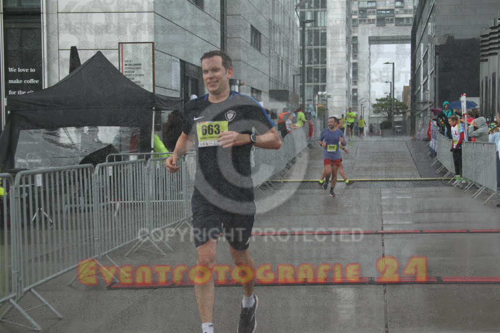 220917_1523_EV4_7697 | Sportfotografie im Rhein-Sieg Kreis, Köln, Bonn, NRW, Rheinland Pfalz, Hessen, etc. Unser Tätigkeitsfeld umfasst den Laufsport vom Volkslauf über den Marathon, Duathlon, Triathon bis zum Ultralauf wie Kölnpfad Ultra oder Schindertrail.