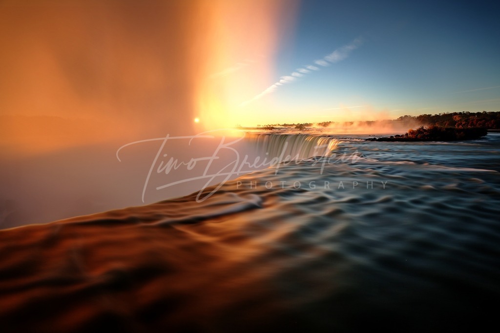 Niagara Falls | Buy high-quality aviation and travel photography prints by professional photographer Timo Breidenstein. Authentic images, professionally printed, worldwide shipping. - Realisiert mit Pictrs.com