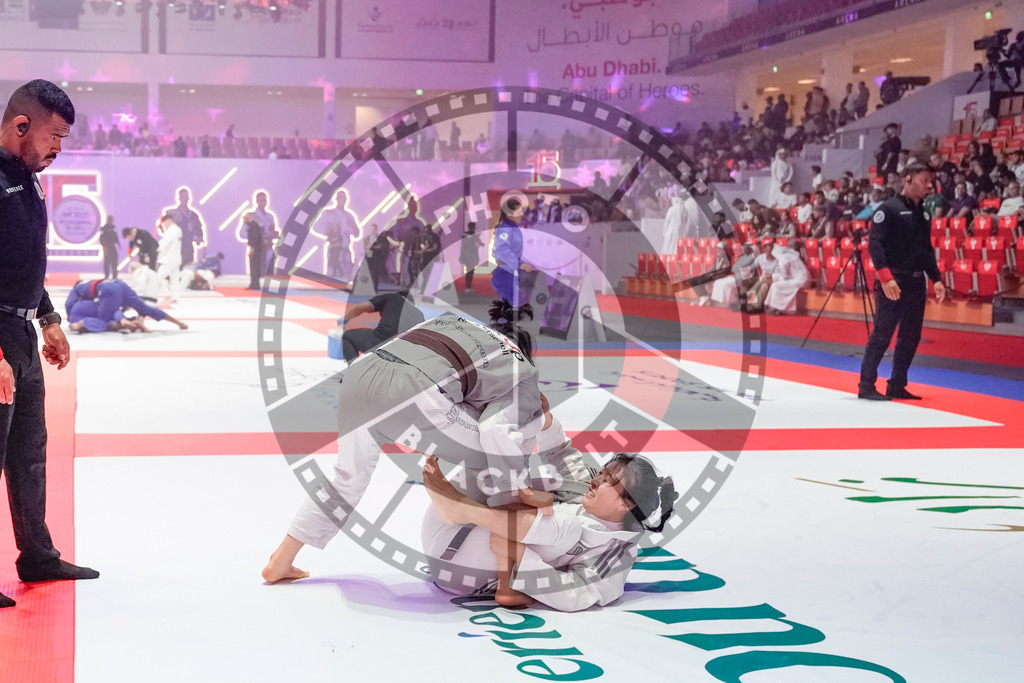 20231109PBB3351 | Fighters compete during the AJP World Professional Championship in the Mubadala Arena in Abu Dhabi, Arab United Emirates, on November 9, 2023.
