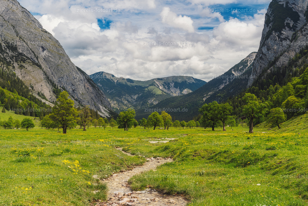 Der Ahornboden im Karwendel im Frühling | Der Ahornboden im Karwendel im Frühling - Realisiert mit Pictrs.com
