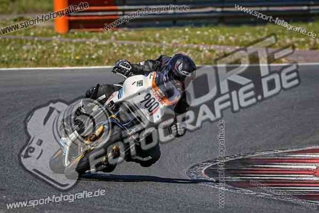 pubi3398 | Professionelle Fotos von Sportveranstaltungen, aber auch Hochzeiten und anderen Events. - Realisiert mit Pictrs.com