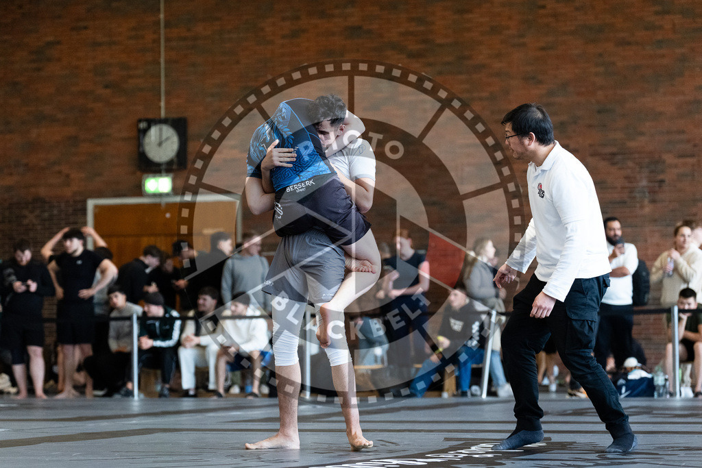 20251129PBB7582 | Fighters compete during the luta livre competition ILLCS XI winter edition on November 29, 2025 in Hannover, Germany.