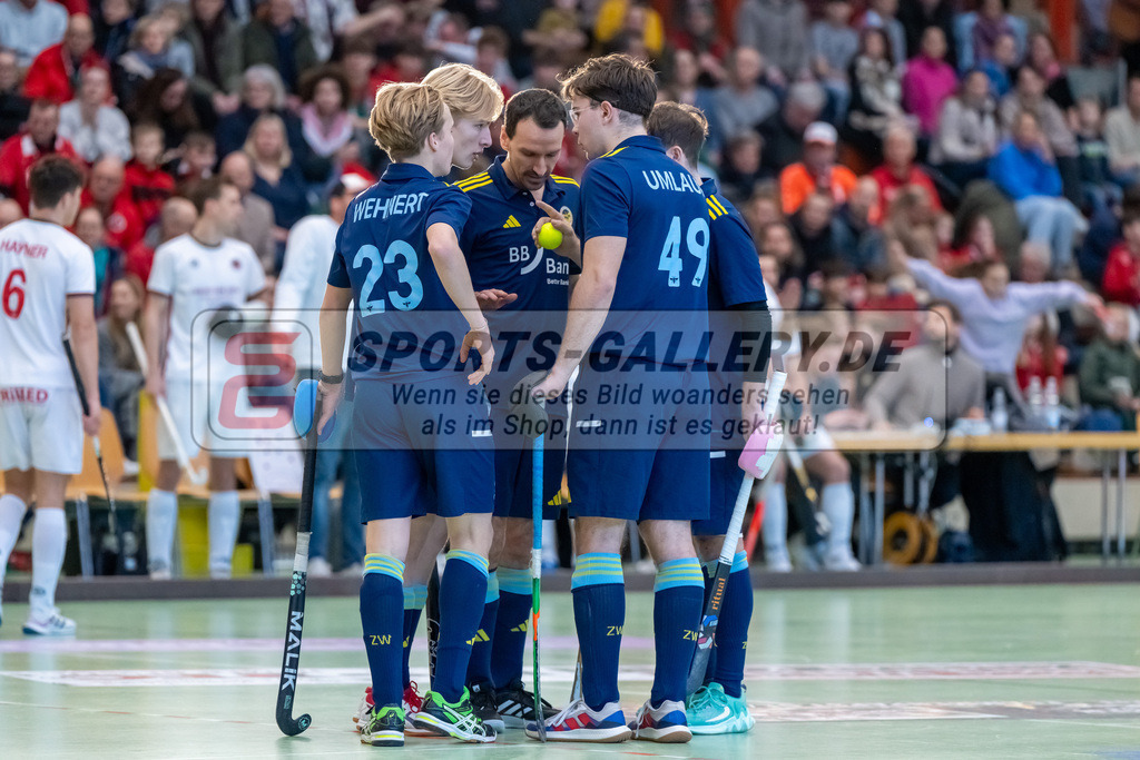 HK_20250118_101759 | 1/4 Finale 1. Bundesliga Halle Herren Crefelder HTC - Zehlendorfer Wespen am 18.1.2025 Halle Glockenspitz, Krefeld , Johann Wehnert ( Zehlendorfer Wespen #23) , Paul Umlauf ( Zehlendorfer Wespen #49 )