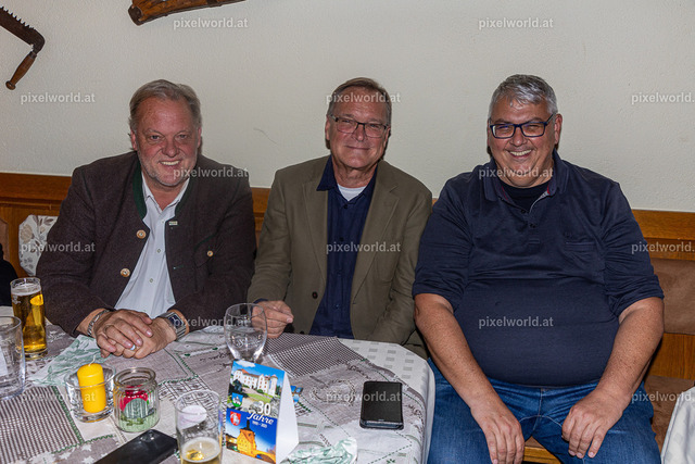 Delegation aus Bamberg beim Gasthaus Wadl | Bildershop von pixelworld.at - Realisiert mit Pictrs.com