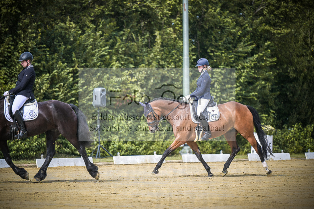 DOS_4940 | Entdecke hochwertige Reitturnierfotos von Foto Oger. Professionell, emotional und authentisch – jetzt Lieblingsmomente im Shop bestellen.Deutschlandweite Turnierfotografie. - Realisiert mit Pictrs.com