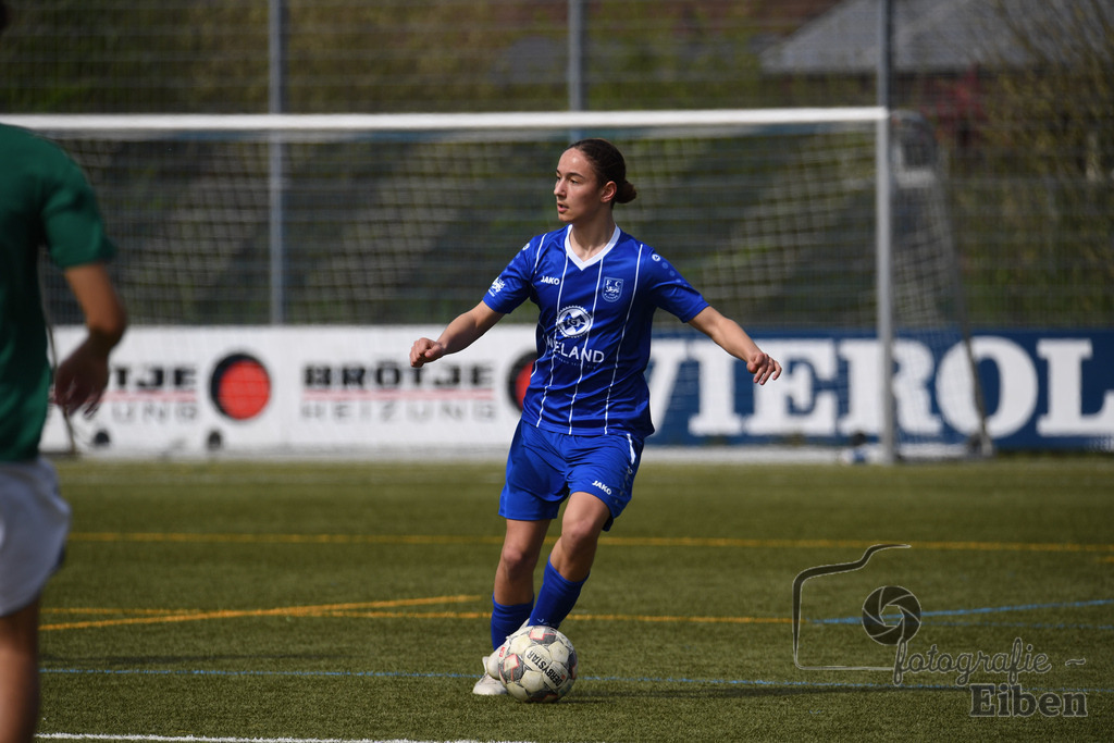 FC Rastede-VFL Oldenburg | B-Jugend Bezirksliga; FC Rastede (blau)-VFL Oldenburg (grün) am 06.04.2024; in Rastede (Sportanlage Köttersweg), Photo: Philip Eiben 2024 - Realisiert mit Pictrs.com