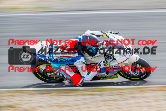 MaZZes_FotoMatrix_230719_1725 | WEISS