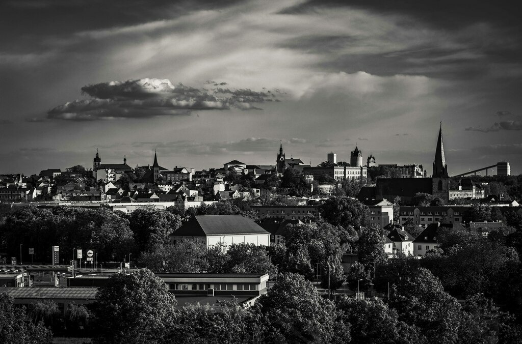 Bernburg Skyline | Wir machen aus Ihren Bildern Erinnerungen für die Ewigkeit | Hochwertige Fotografien für Ihr zu Hause. - Realisiert mit Pictrs.com