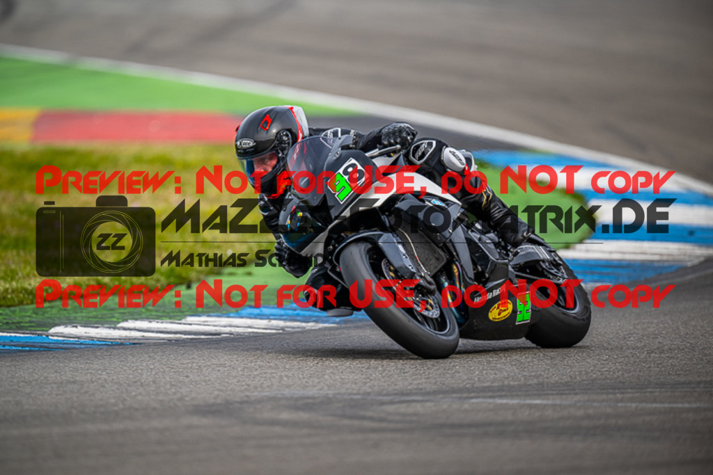 MaZZes_FotoMatrix_230410_1279-2 | ROT