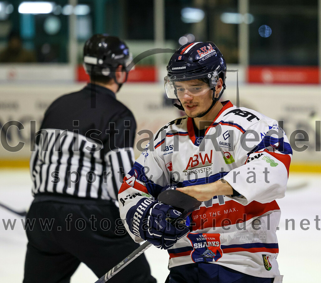 2023-12-17_045_TSV_Erding_gegen_ESC_Kempten | Erding, Deutschland, 17.12.2023:
Eishockey, Bayernliga Vorrunde 2023 / 2024, 18. Spieltag, TSV Erding gegen ESC Kempten, Endergebnis: 5:1

Foto: Christian Riedel / fotografie-riedel.net