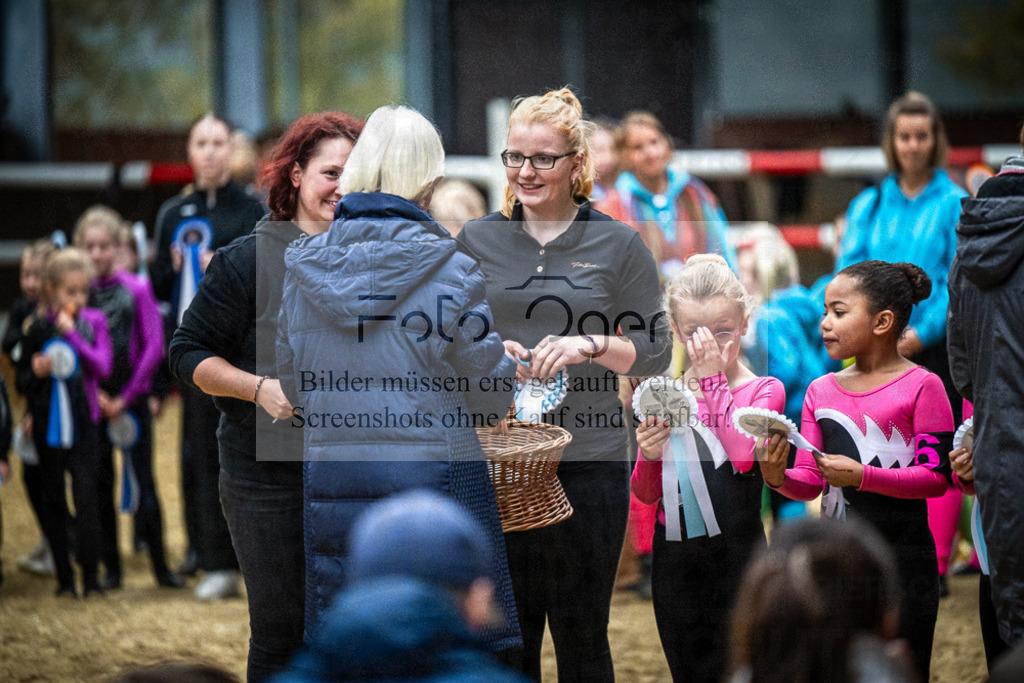DOS_0285 | Entdecke hochwertige Reitturnierfotos von Foto Oger. Professionell, emotional und authentisch – jetzt Lieblingsmomente im Shop bestellen.Deutschlandweite Turnierfotografie. - Realisiert mit Pictrs.com