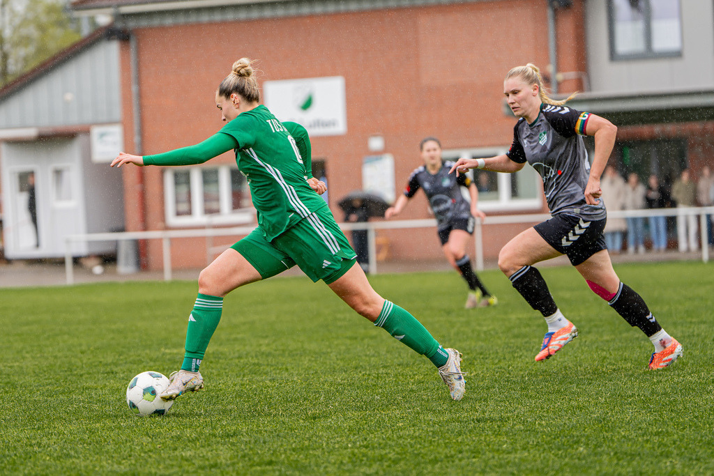Fußball I Frauen I Saison 2025-2026 I Oberliga Niedersachsen I 19. Spieltag I TuS Lutten - TuS Büppel I 06035 | jns.sportfotos - Realisiert mit Pictrs.com