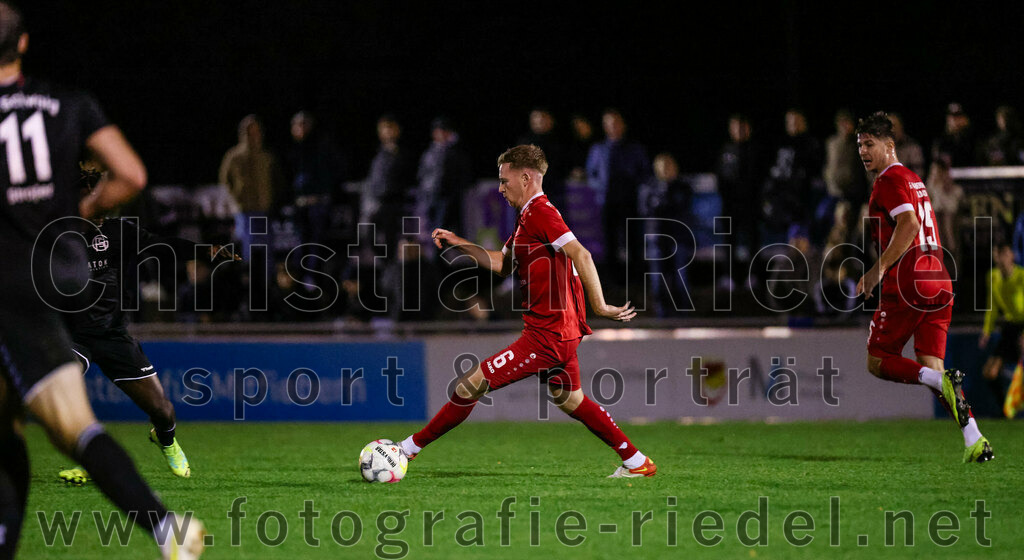 2023-10-27_096_VfB_Hallbergmoos_gegen_FC_Schwaig | Hallbergmoos, Deutschland, 27.10.2023:
Fußball, Landesliga Südost 2023 / 2024, 18. Spieltag, VfB Hallbergmoos gegen FC Schwaig, Endergebnis: 2:3

Florian Schmuckermeier (VfB Hallbergmoos, #6), Moritz Sassmann (VfB Hallbergmoos, #15)

Foto: Christian Riedel / fotografie-riedel.net