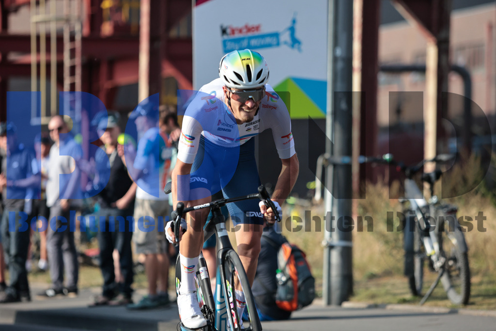 SES_DEUTOU20250820-170 | bond - Realisiert mit Pictrs.com