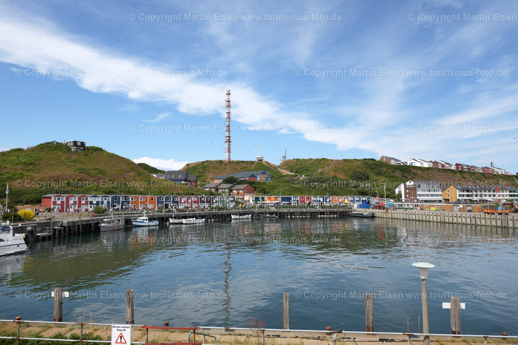 Helgoland Binnenhafen Hummerbuden_ELS_6995030618 | Helgoland - Aufnahmedatum: 31.07.2018, Aufnahmehöhe:  m, Koordinaten:  - , Bildgröße: 7773 x  5182 Pixel - Copyright 2018 by Martin Elsen, Kontakt: Tel.: +49 157 74581206, E-Mail: info@schoenes-foto.deSchlagwörter:Schleswig-Holstein,Landkreis Pinneberg,Düne,Hochseeinsel,Börteboote,Meer,Küste,Halunder,Oberland,Unterland,Strand,Seehunde,Robben,Lange Anna,Felsen,Roter Felsen,Luftbild,Luftbilder,Bastölpel - Realisiert mit Pictrs.com