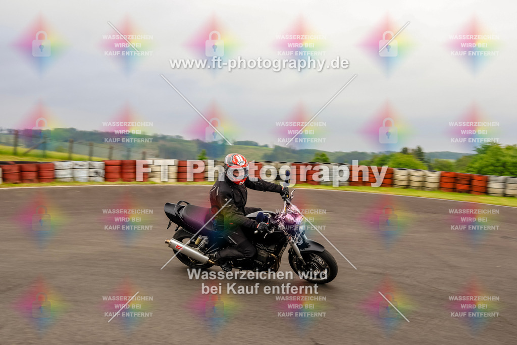 OBK-5573 | Hier findet Ihr Bilder von Touristenfahrten auf der Nürburgring Nordschleife oder von anderen Veranstaltungen die ich besucht habe. Viel Spass beim Durch Schauen 