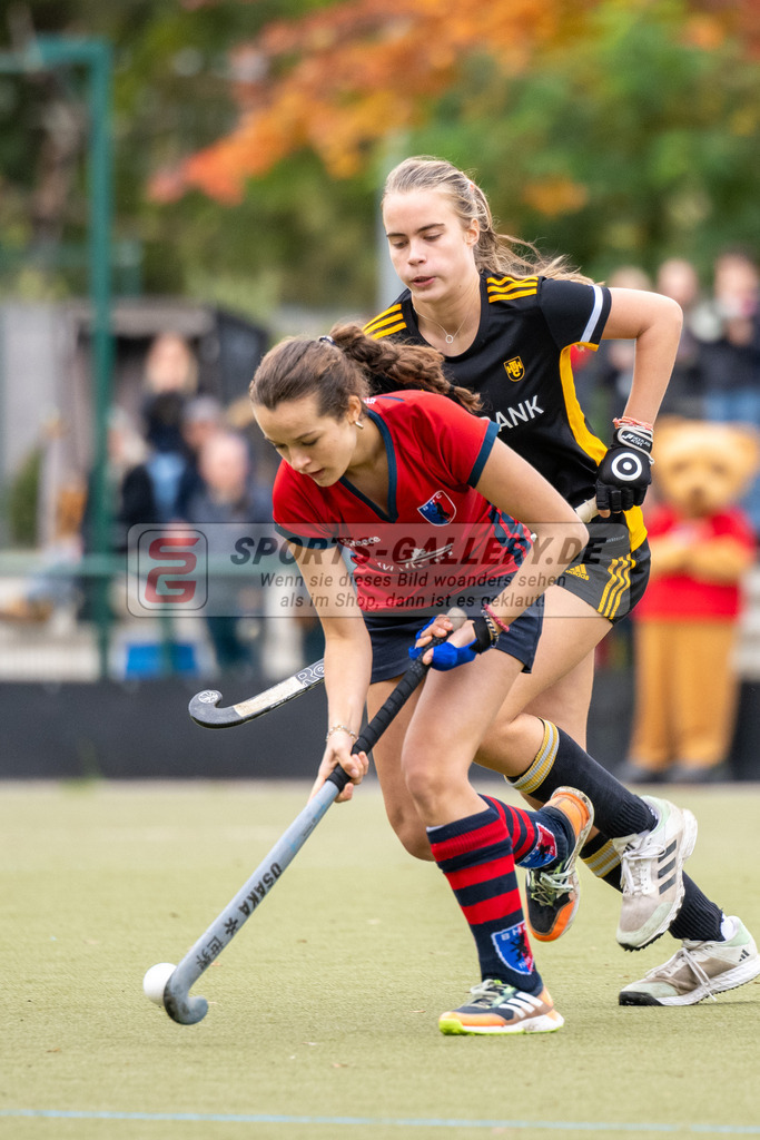 SFE_20231022_0104 | Deutsche Meisterschaft Weibliche U16 Finale Berliner HC - Harvestehuder THC am 22.10.2023 in Köln (Düsseldorfer Hockeyclub 1905 e.V.), Photo: Stephan Fehrmann 2023 (Sports-Gallery)