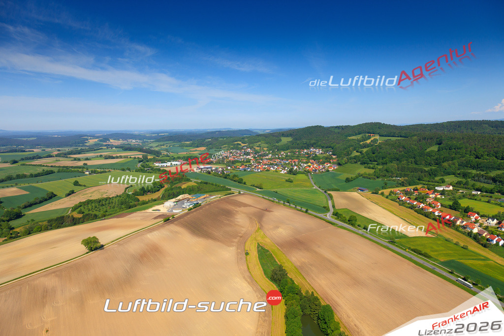 Die Luftaufnahme Theisenort - Küps wurde vom UL-Flugzeug (keine Drohne) aus fotografiert.Hohe Druck- Auflösung-die Geschenkidee!