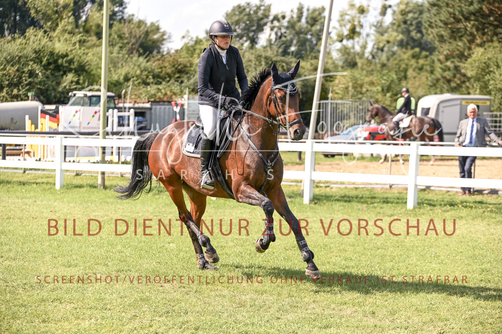 Schugtsche-Düren.2024-10.Springprf.M_-25 | Schugtsche Fotografie - Realisiert mit Pictrs.com