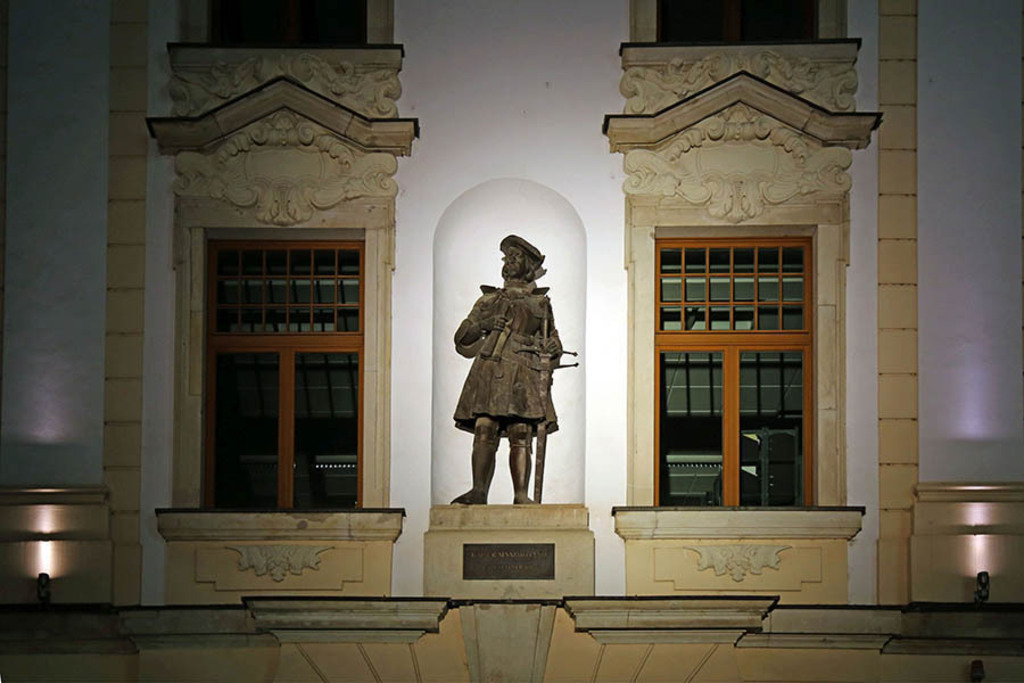 Foto: Leipzig - Kaiser-Maximilian-Denkmal | Das Team hinter BILDLEXIKON LEIPZIG bündelt historische wie aktuelle Informationen über die Stadt Leipzig in Text und Bild auf einer Plattform und stellt diese der interessierten Öffentlichkeit zur Verfügung.
